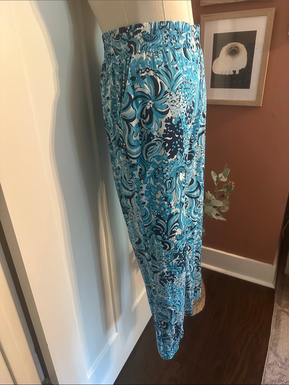 Lilly Pulitzer Rici stretch Resort white Mermazing Blue Floral M pockets pants - Picture 7 of 13